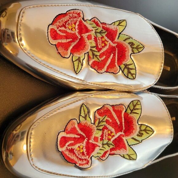 BRAN NEW MADDEN GIRL ORBITT METALLIC ROSE EMBROIDERY EMBELLISHED FLAT - Picture 11 of 15